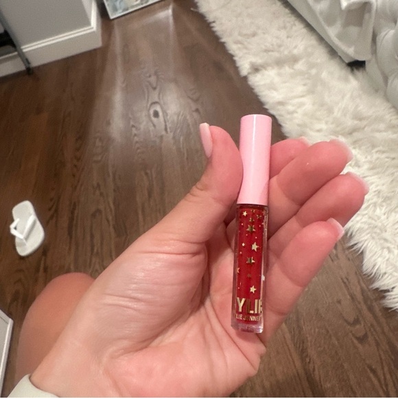 Kylie Cosmetics Mini Mary Jo K Lip - Picture 2 of 2